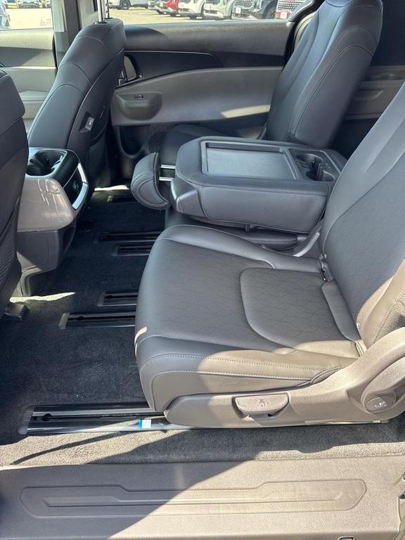 new 2026 Kia Carnival car, priced at $38,756