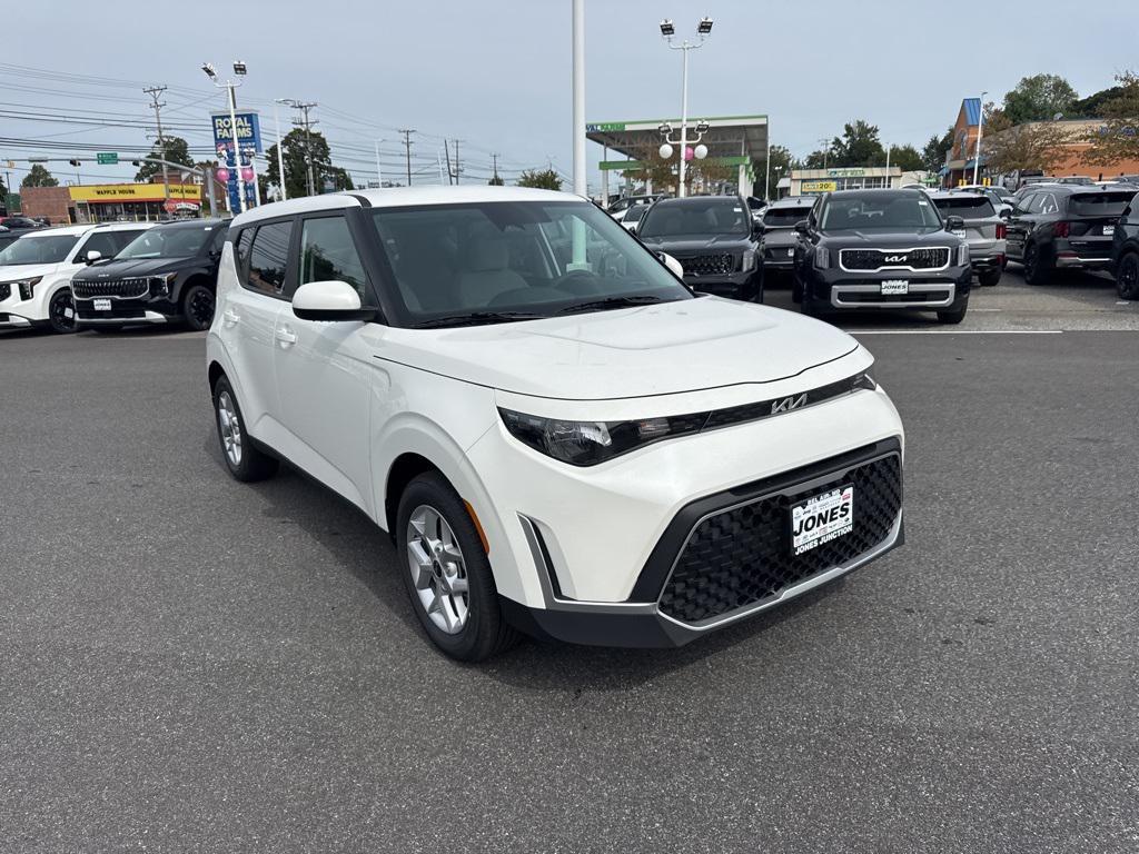 new 2025 Kia Soul car, priced at $21,394