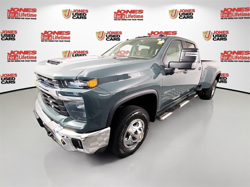 used 2025 Chevrolet Silverado 3500 car, priced at $63,998