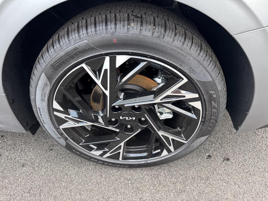 new 2025 Kia K5 car, priced at $30,880
