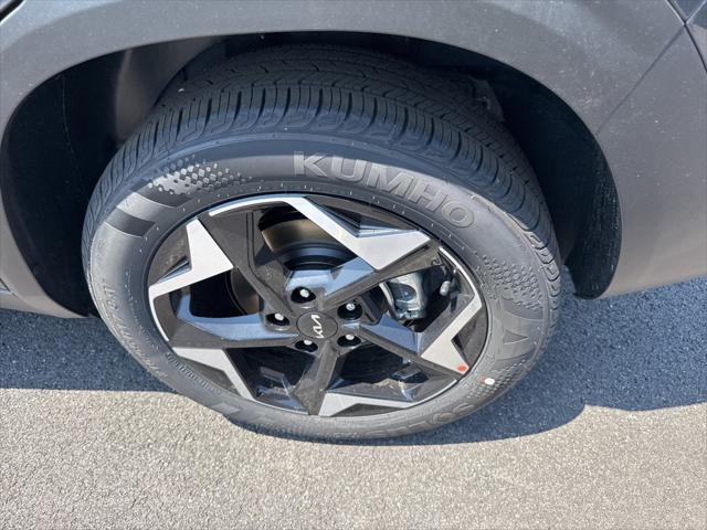 new 2025 Kia Seltos car, priced at $28,576
