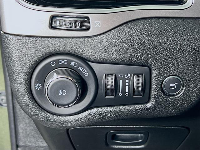 used 2021 Jeep Cherokee car, priced at $24,998