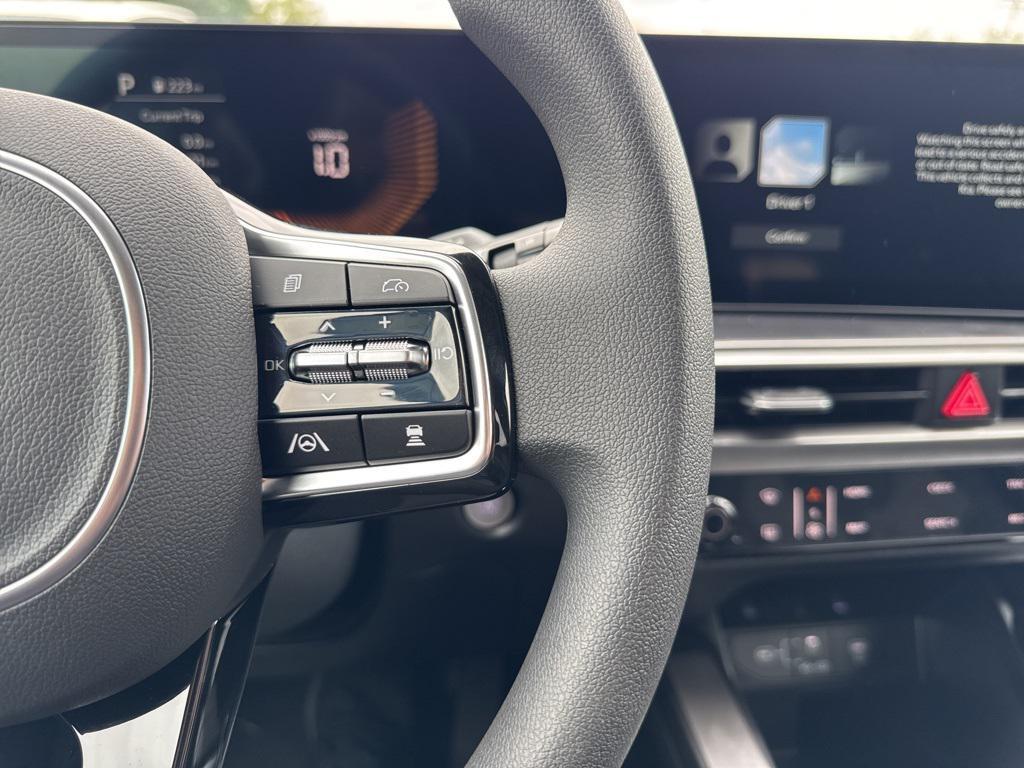 new 2025 Kia Sorento car, priced at $32,695