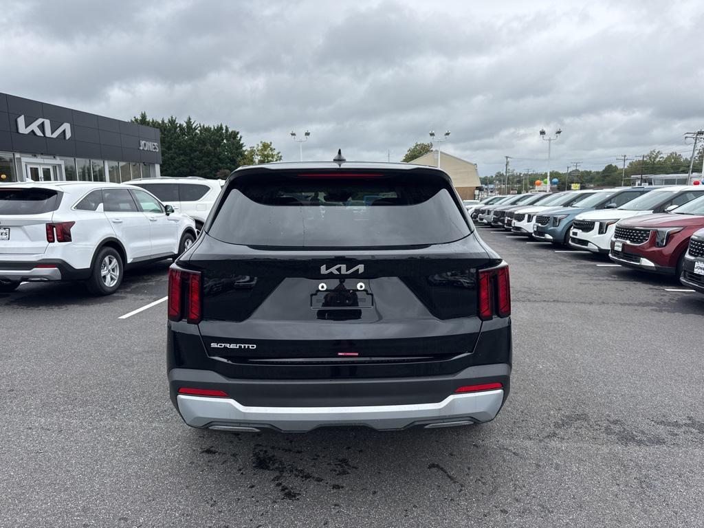 new 2025 Kia Sorento car, priced at $32,695