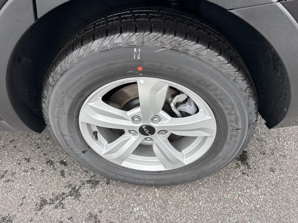 new 2025 Kia Sorento car, priced at $32,695
