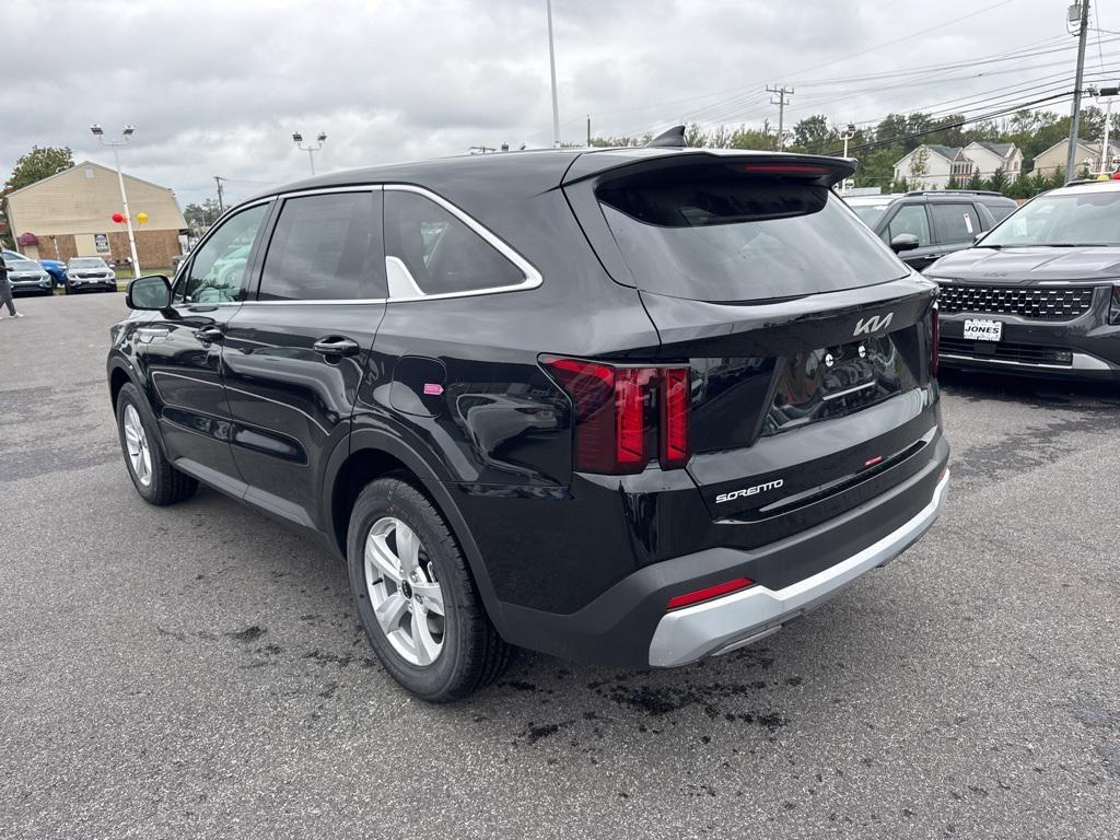 new 2025 Kia Sorento car, priced at $32,695