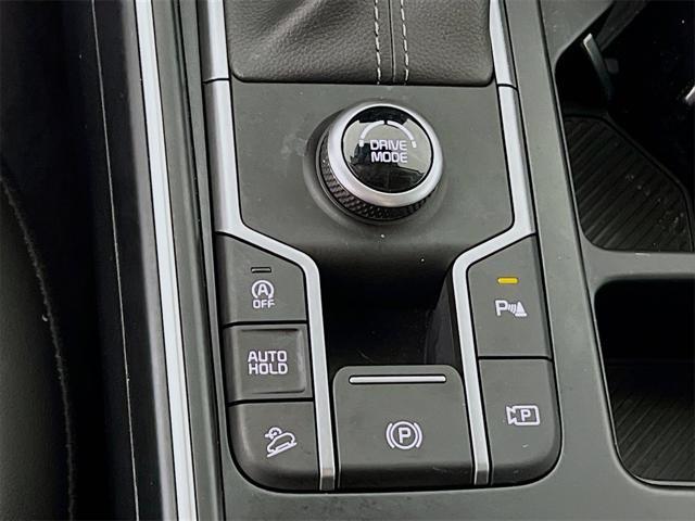 used 2024 Kia Sorento car, priced at $32,998