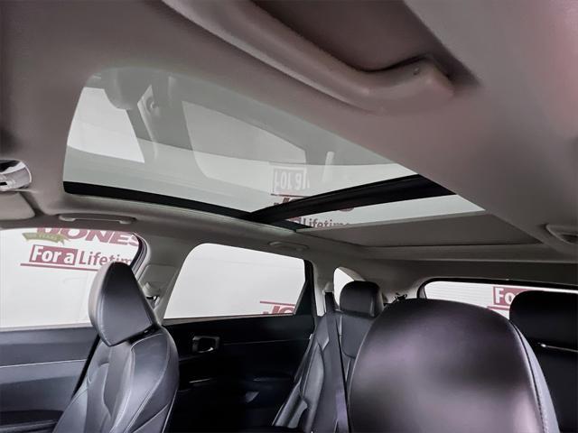 used 2024 Kia Sorento car, priced at $35,998