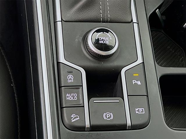 used 2024 Kia Sorento car, priced at $35,998