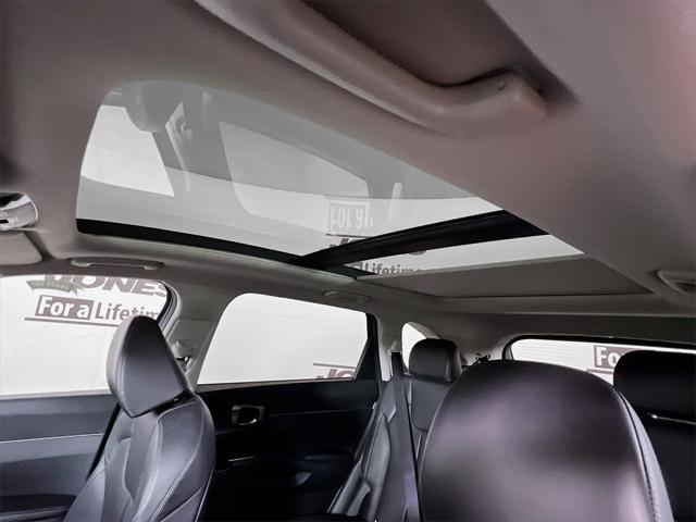 used 2024 Kia Sorento car, priced at $32,998