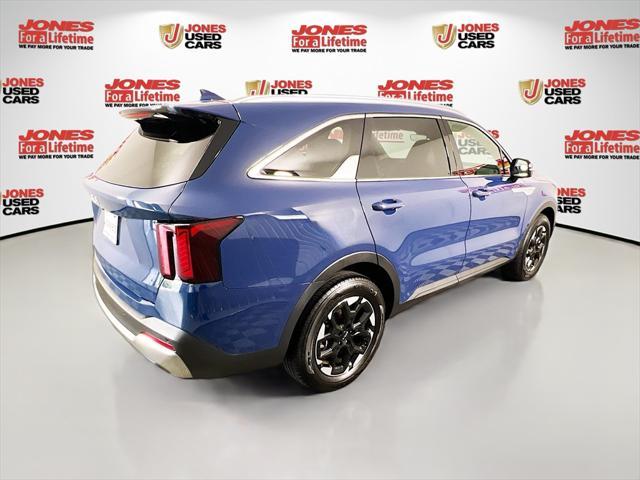 used 2024 Kia Sorento car, priced at $32,998