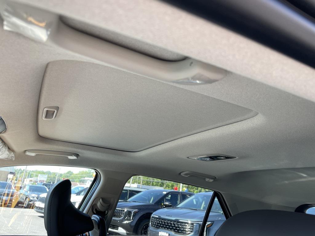 new 2025 Kia Niro car, priced at $30,998