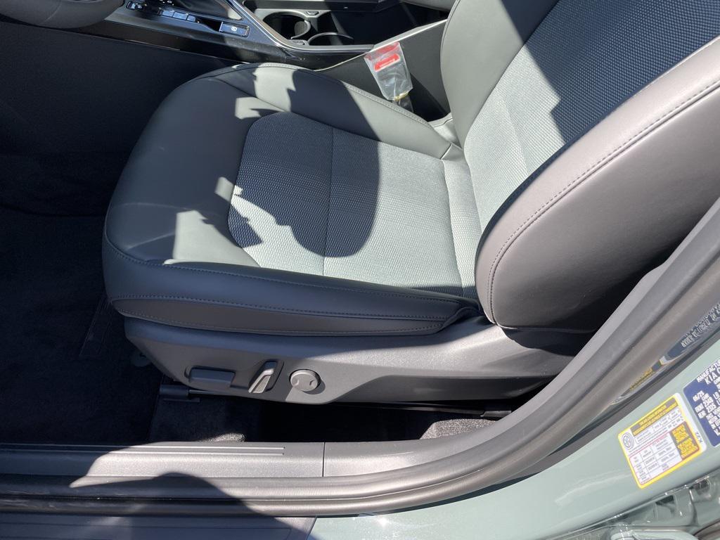 new 2025 Kia Niro car, priced at $30,998