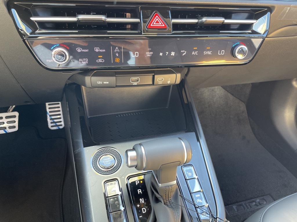 new 2025 Kia Niro car, priced at $30,998