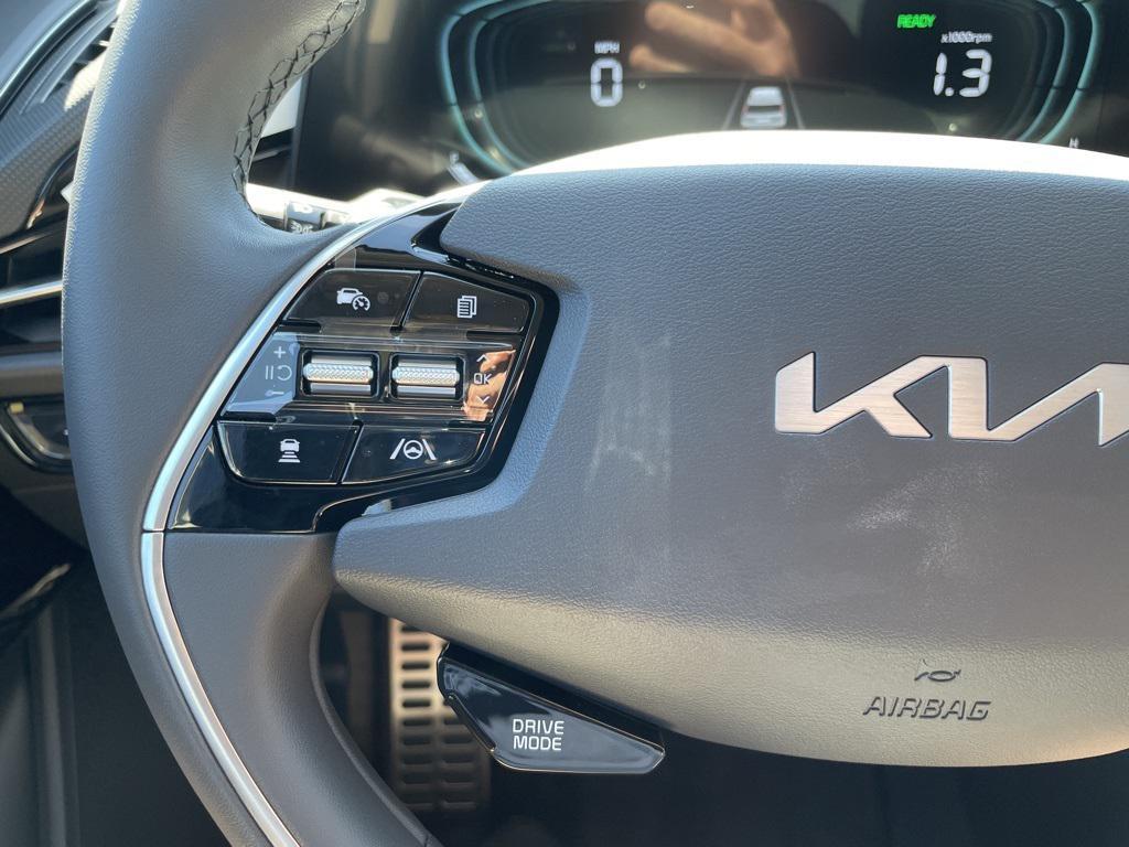 new 2025 Kia Niro car, priced at $30,998