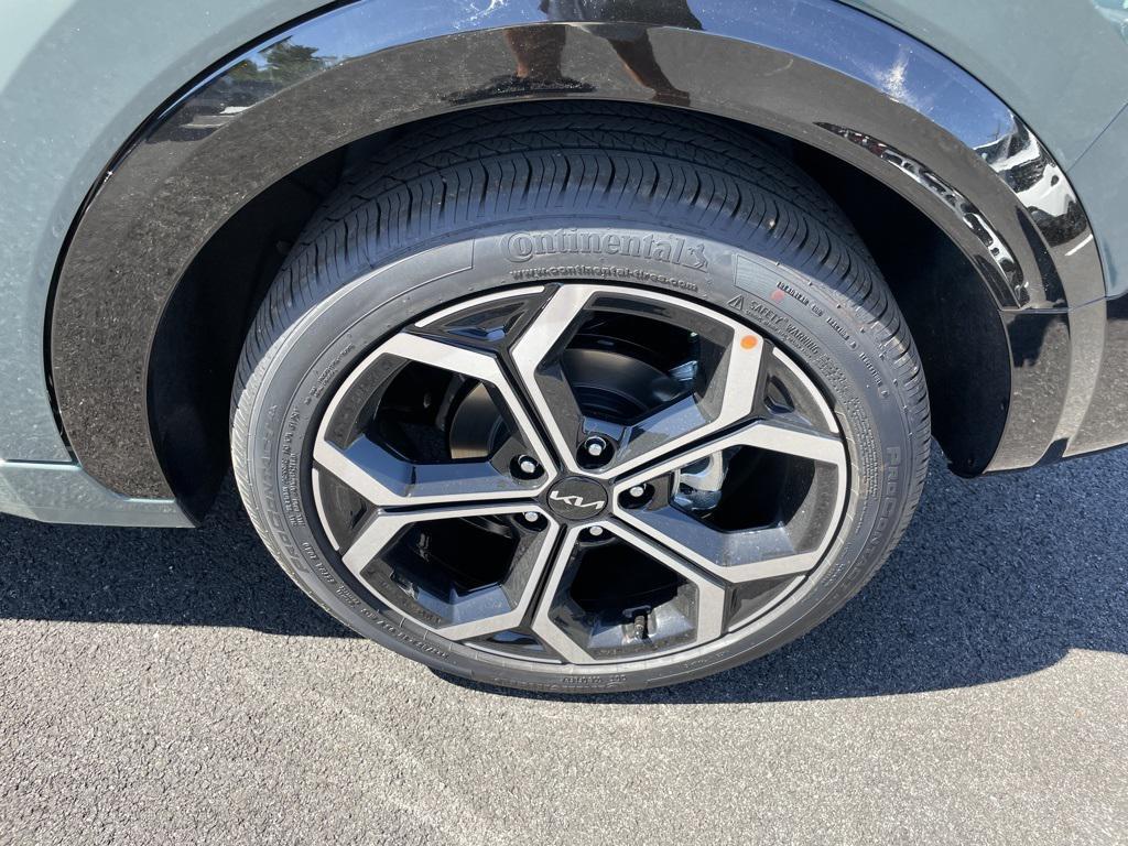 new 2025 Kia Niro car, priced at $30,998