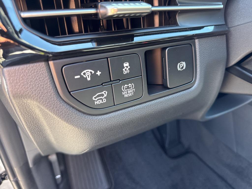 new 2026 Kia Sportage Hybrid car, priced at $35,895