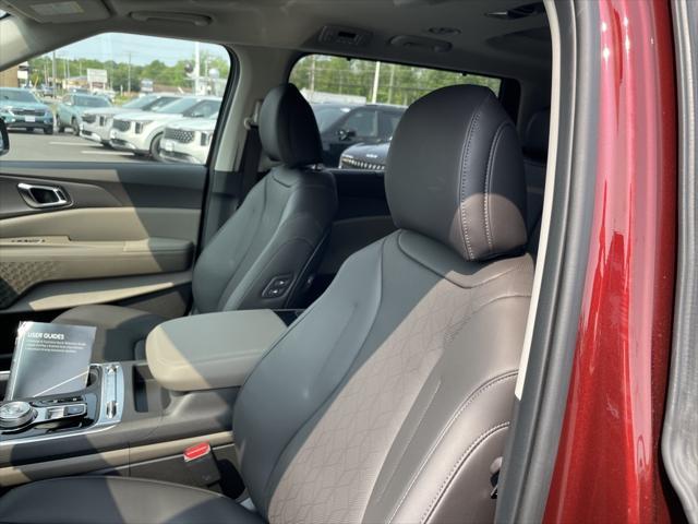 new 2025 Kia Carnival Hybrid car, priced at $46,998