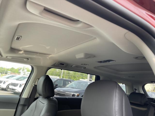 new 2025 Kia Carnival Hybrid car, priced at $46,998