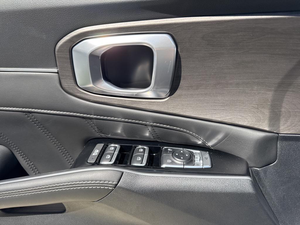 new 2025 Kia Sorento car, priced at $40,744