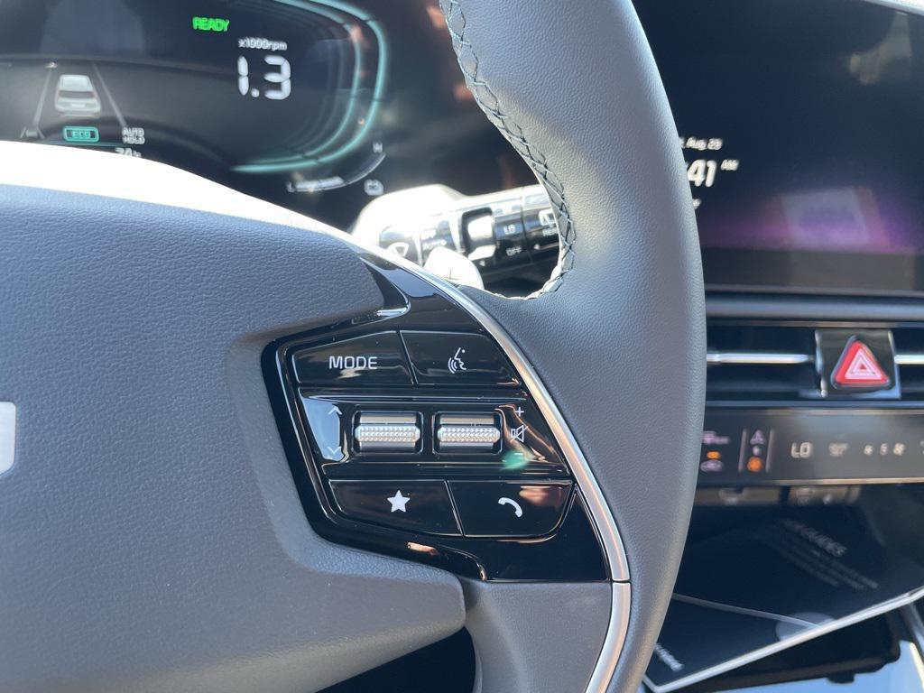 new 2025 Kia Niro car, priced at $28,998