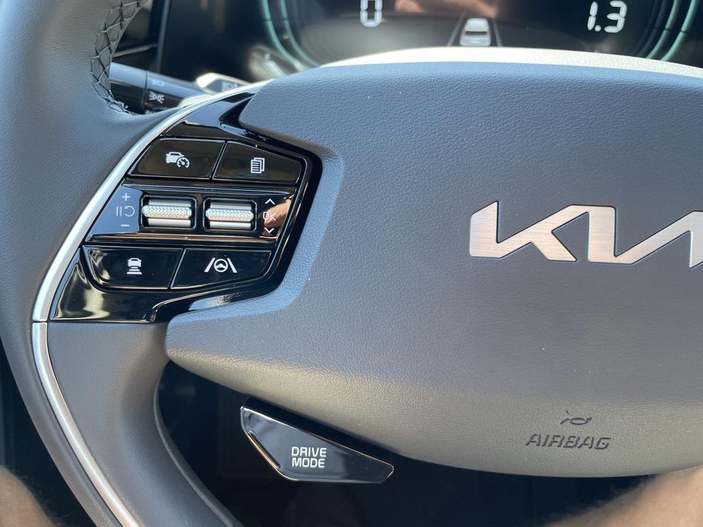 new 2025 Kia Niro car, priced at $28,998