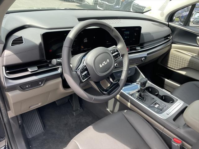 new 2025 Kia Carnival car, priced at $39,107