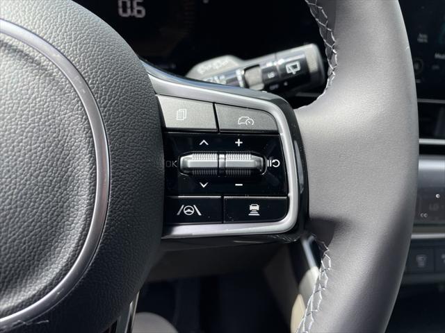 new 2025 Kia Carnival car, priced at $39,107