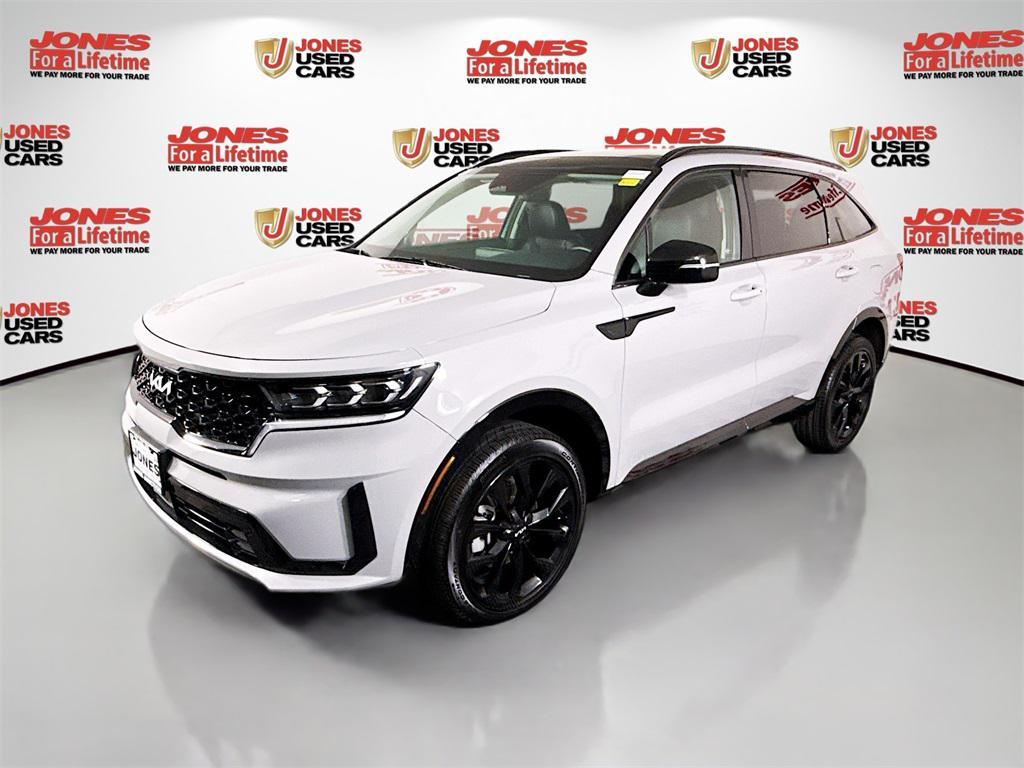 used 2023 Kia Sorento car, priced at $32,998