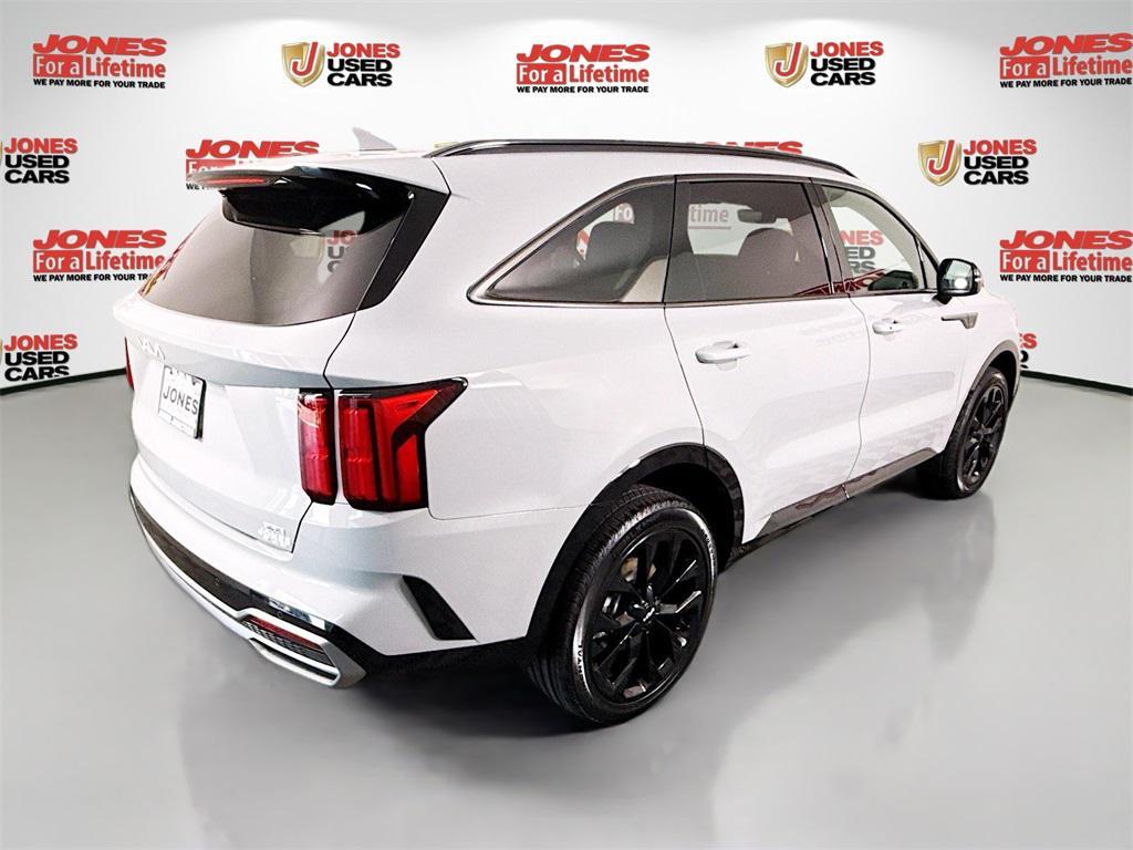 used 2023 Kia Sorento car, priced at $32,998