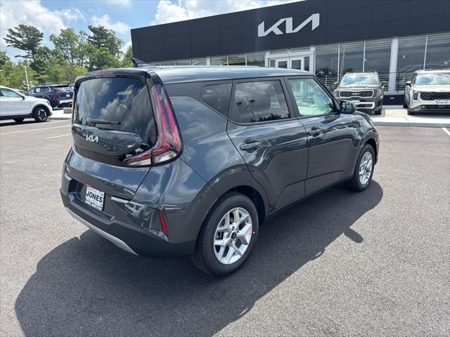 new 2025 Kia Soul car, priced at $21,202