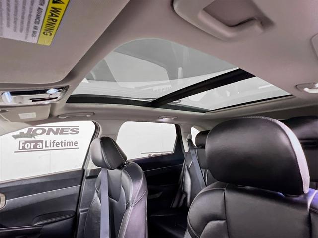 used 2022 Kia Sorento car, priced at $27,998