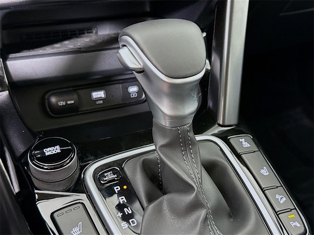 used 2025 Kia Seltos car, priced at $27,998