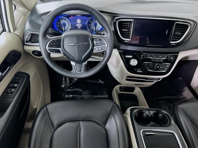 used 2023 Chrysler Pacifica car, priced at $25,998