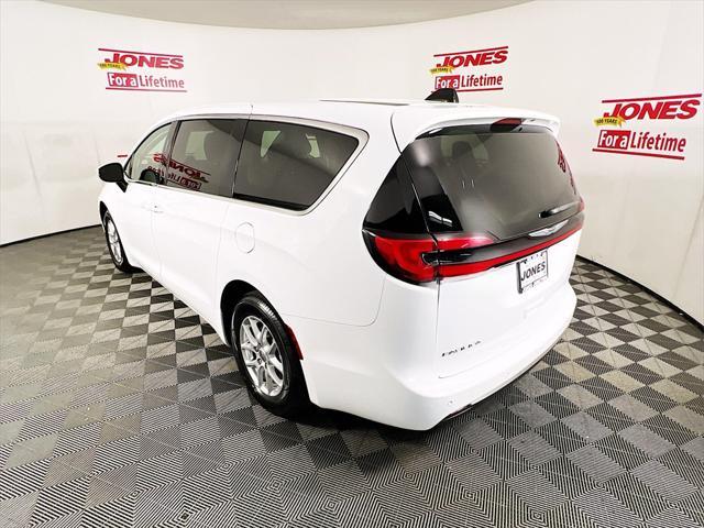 used 2023 Chrysler Pacifica car, priced at $25,998