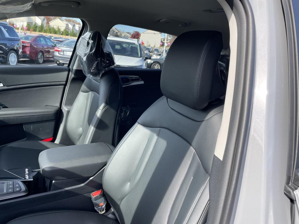 new 2026 Kia Sportage car, priced at $32,800