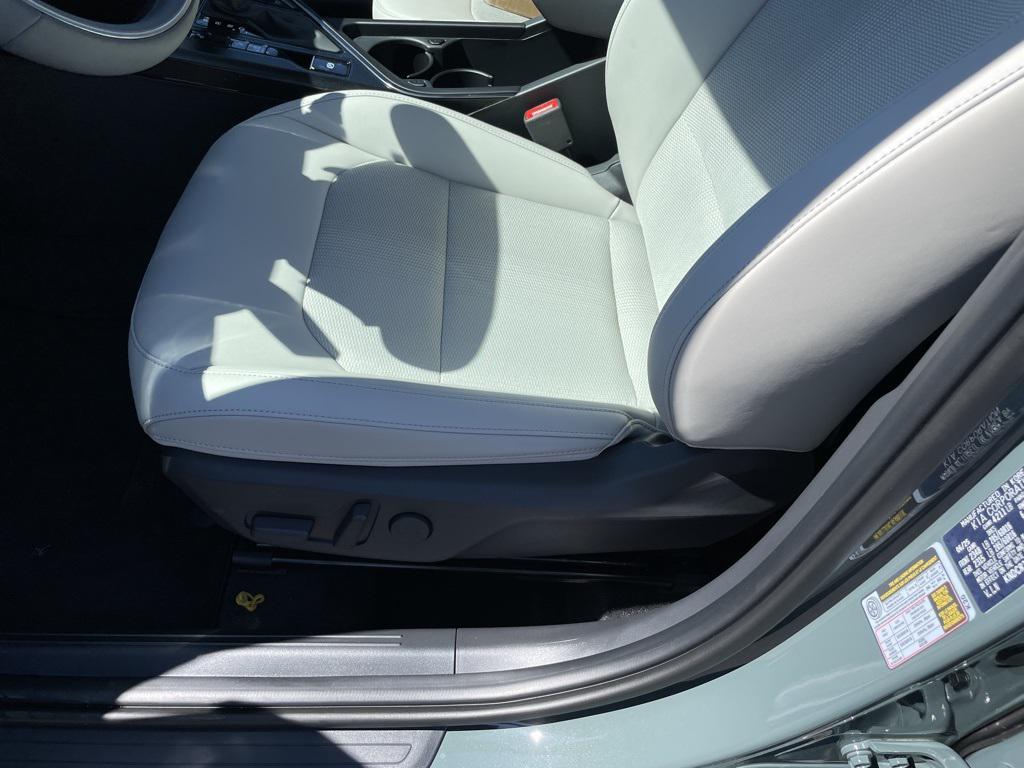 new 2025 Kia Niro car, priced at $28,998