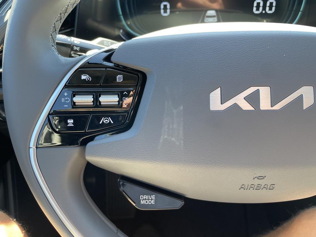 new 2025 Kia Niro car, priced at $28,998