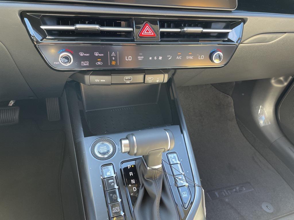 new 2025 Kia Niro car, priced at $28,998