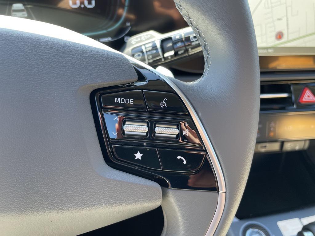 new 2025 Kia Niro car, priced at $28,998