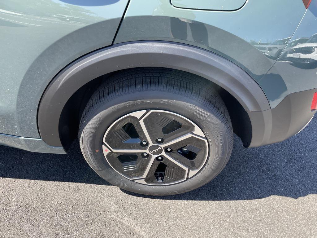 new 2025 Kia Niro car, priced at $28,998