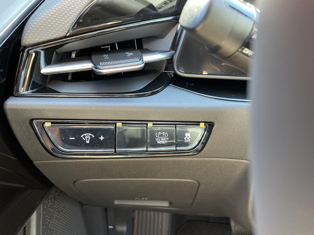 new 2025 Kia Niro car, priced at $28,998