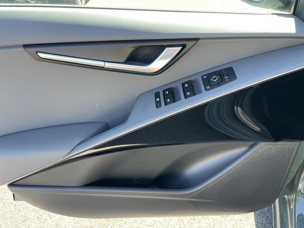 new 2025 Kia Niro car, priced at $28,998