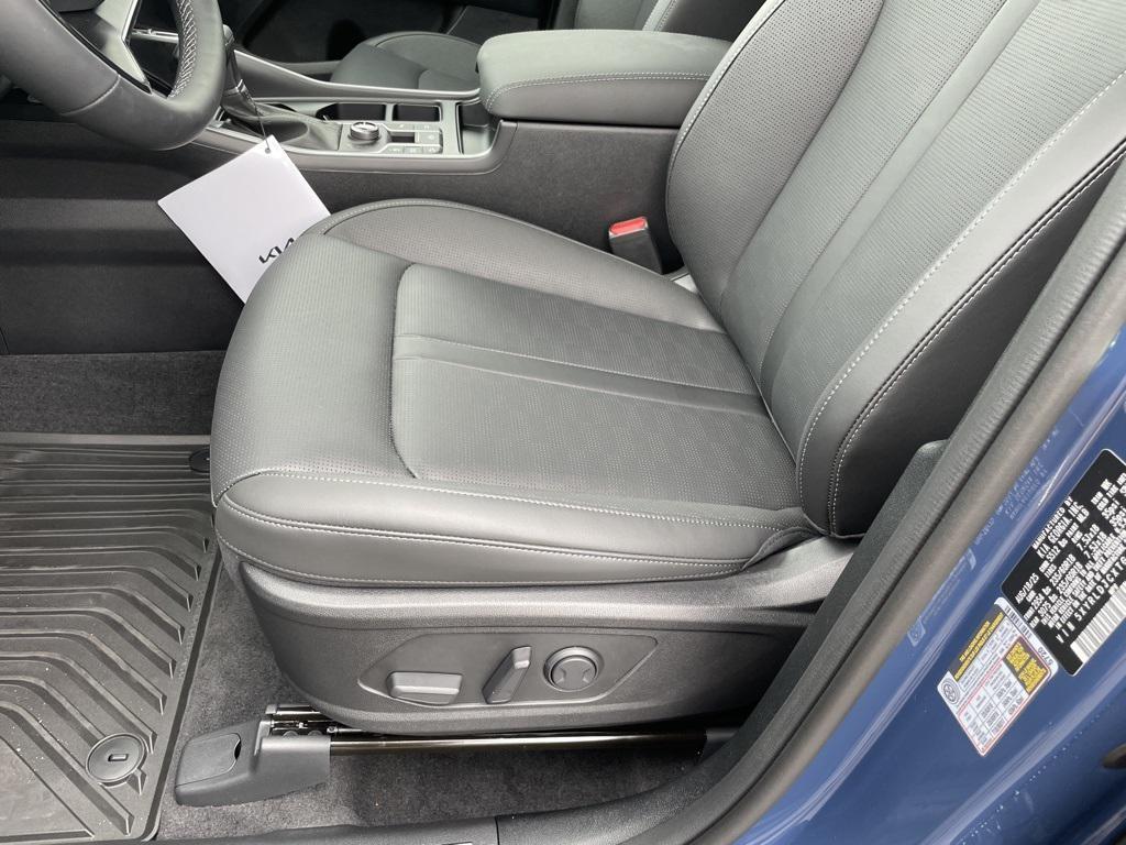 new 2026 Kia Sorento car, priced at $38,638
