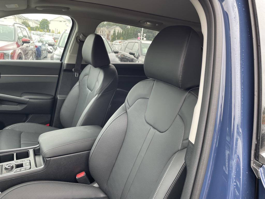 new 2026 Kia Sorento car, priced at $38,638