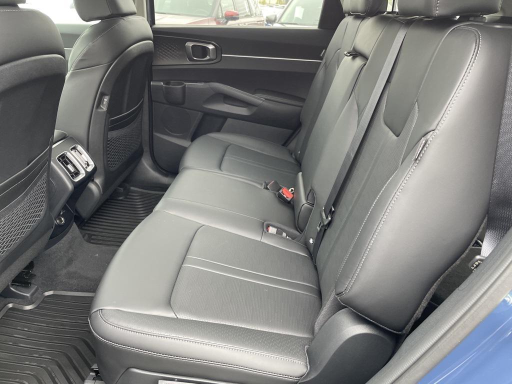 new 2026 Kia Sorento car, priced at $38,638