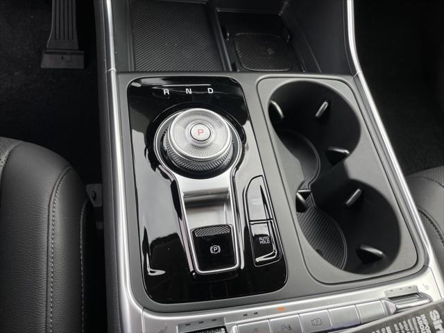new 2025 Kia Carnival Hybrid car, priced at $52,768