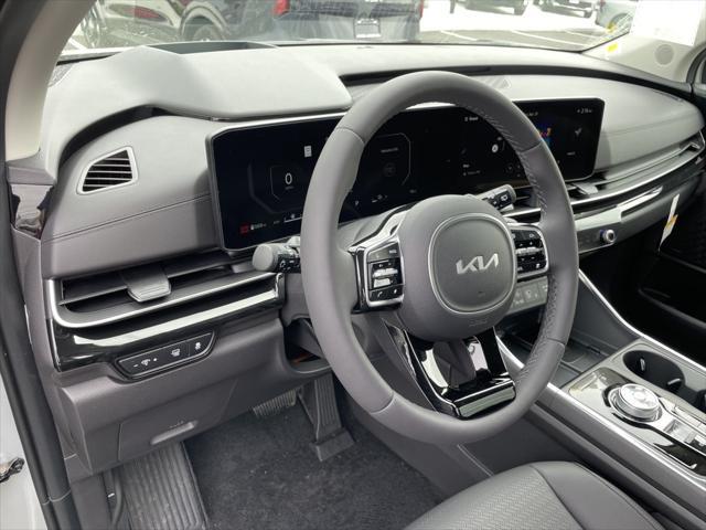 new 2025 Kia Carnival Hybrid car, priced at $52,768