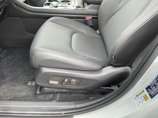 new 2025 Kia Carnival Hybrid car, priced at $52,768