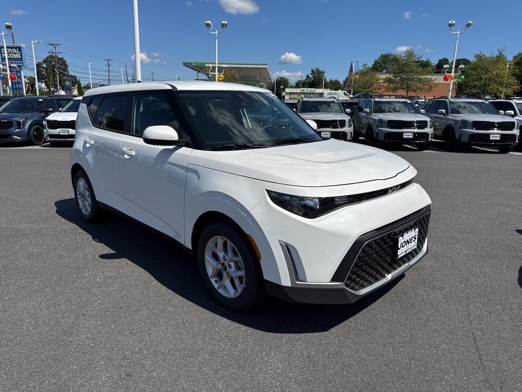 new 2025 Kia Soul car, priced at $21,330